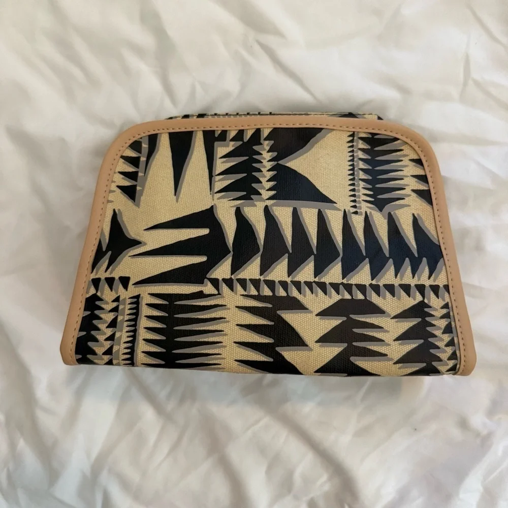 NWOT Stella & Dot Tribal Geometric Print Cosmetic Bag